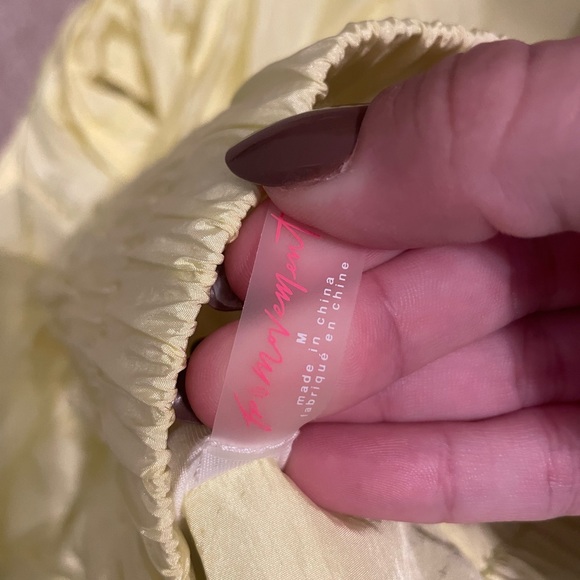 Free peoples high rise yellow shorts - Picture 2 of 2